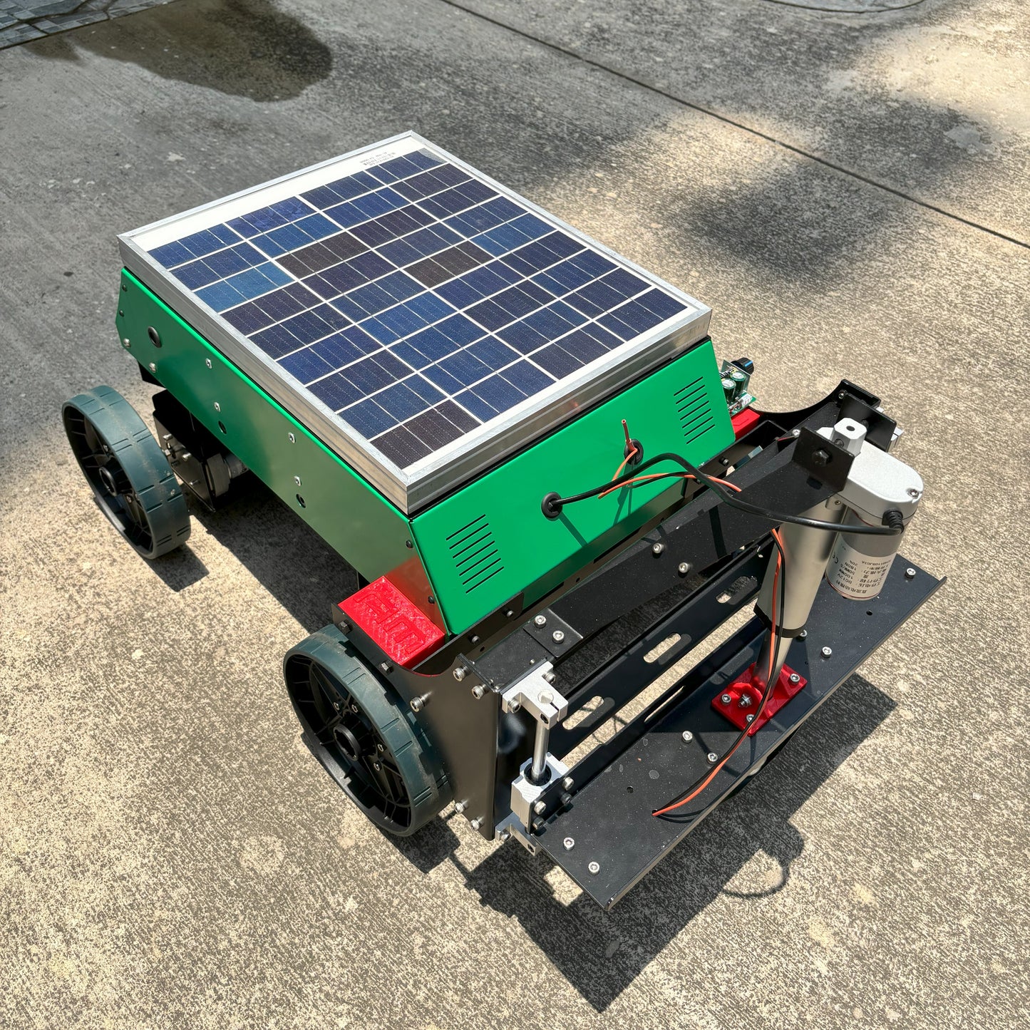 Solar Panel Powered Grass Cutting Robot (For Price Contact Us)